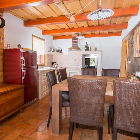 Koca Na Planini Planina pod Sumnikom