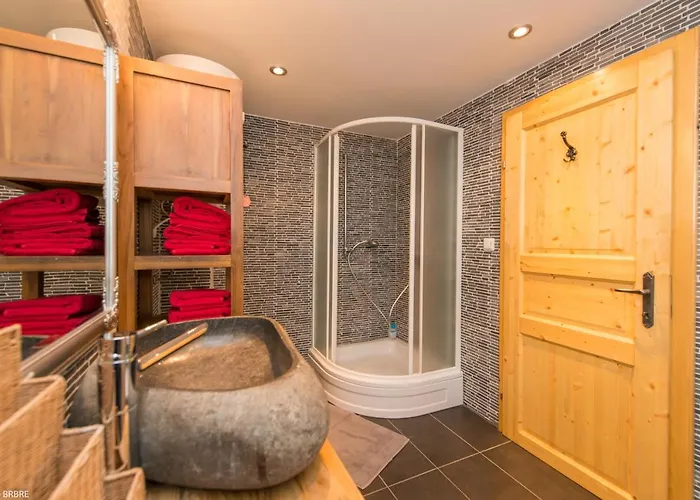 Koca Na Planini Planina pod Sumnikom